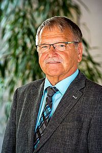 Herr Manfred Feierabend