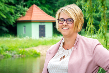 Frau Sabine Kleinschmidt